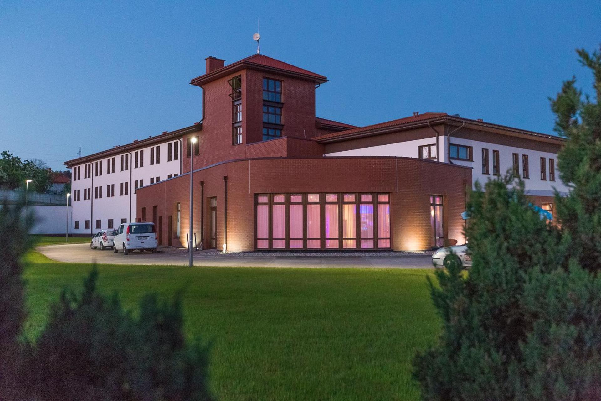 Nortil Hotel Plocin Exterior photo